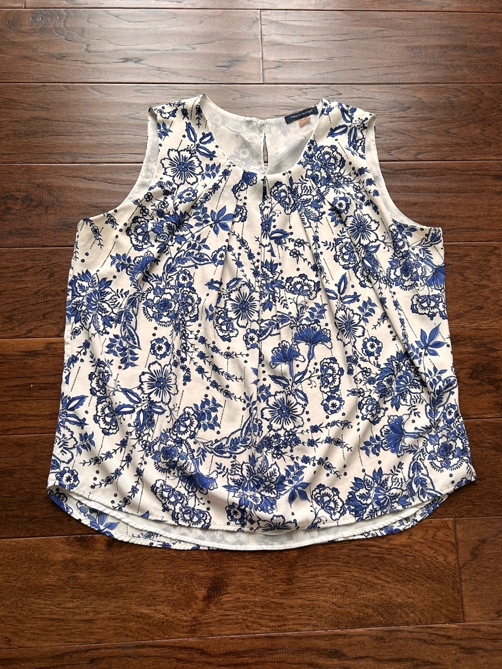 Tommy Hilfiger Sz Large sleeveless top